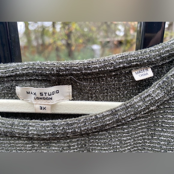 Max Studio Sweater - Picture 4 of 4
